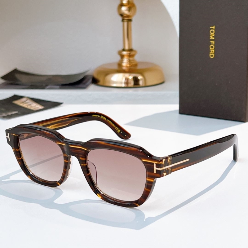 TOM FORD